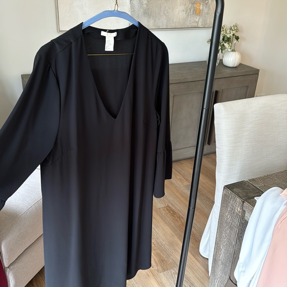 H&M Black Flowly TShirt Dress (size large, recently dry cleaned)